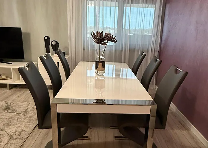 アパート Premium クラヨーヴァ